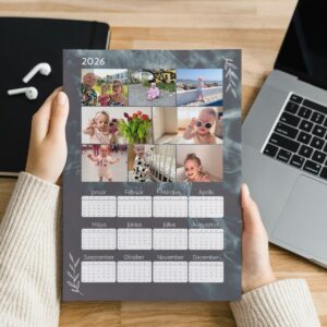 Calendar magnetic personalizat cu 8 poze, A4